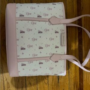 Pink and White Women's Tote Bag